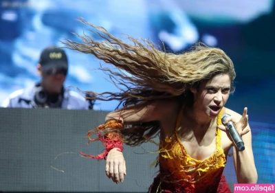 Shakira - DAILY POST Halloween ⑥  Tip 18  10 ภาพ- 15 USD 20