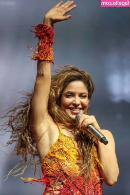 Shakira - Hola bebé