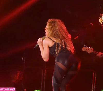 Shakira - https onlyfans com 1664061090 didianhttps onlyfans com 1646342049