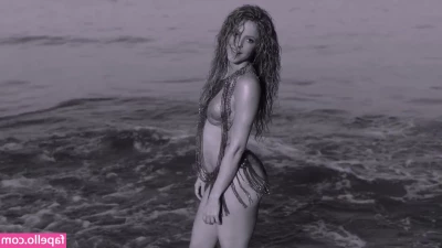 Shakira - Decided that a menu might be exciting  Let s have some fun together  