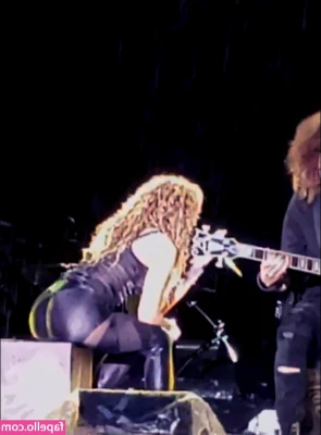 Shakira - Beni böyle sikmek ister misin