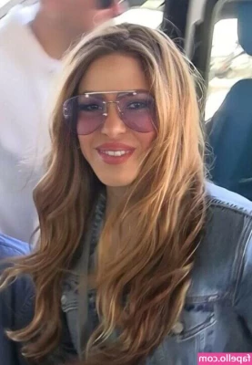 Shakira - happy hump you little sluts😈😈 TheKaymaster hasn’t been