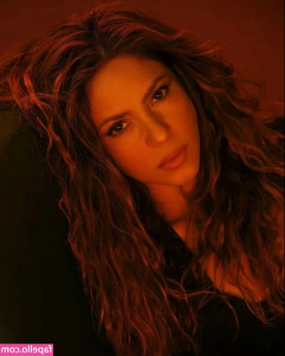 Shakira - Hope you can see in the dark