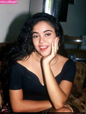 Shakira - Meet me in the bathroom