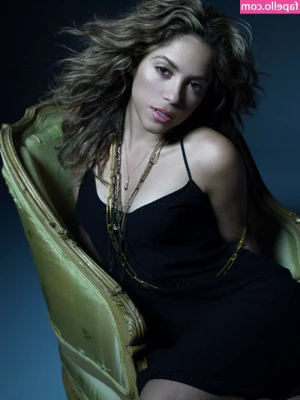 Shakira - Back of the camera from yesterday - self portraits in the morning