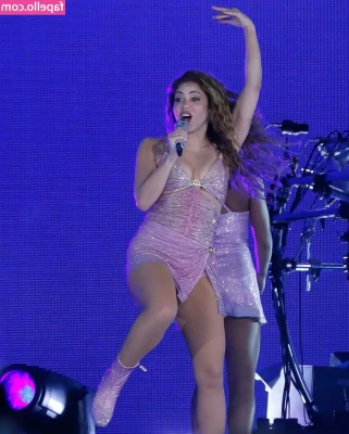 Shakira - Cum & play 🐱