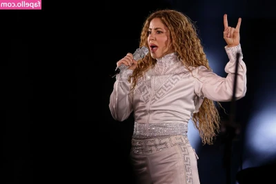 Shakira - Hey my loves, I couldn’t work yesterday because I was getting a new