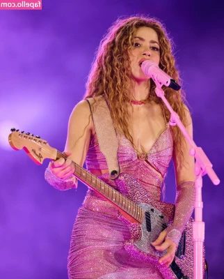Shakira - Sorry I’m sick in bed 🤒 🛌… will be back with posts as soon