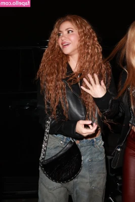 Shakira - Here's the final tornado video, (and without any blur/watermarks wink