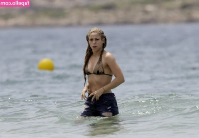 Shakira - WARNING: You will fall in love with me….. and my tits……..and my