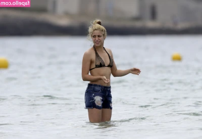 Shakira - https://onlyfans.com/1281917473/lolly_kiss @kelly_queen1