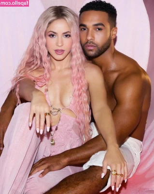 Shakira - Kiss my 🍑 I know you want too 👑