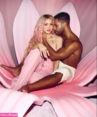 Shakira - Let’s share secrets. 🚨💝🥵🔥💦