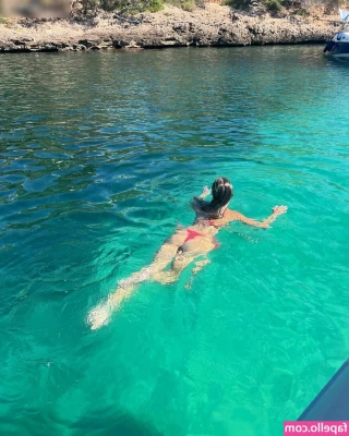 Sydney Ramolla [ sydney-ramolla ] - Oeeffff schatje trek jij mijn staart eruit en duw je iets anders erin