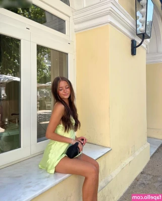 Sydney Ramolla [ sydney-ramolla ] - I know you want to bury your face into my sweaty feet and toes  So be