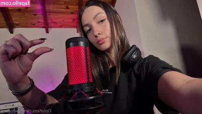 zoefoxxxx - Wanna watch