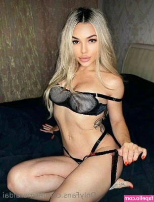esmeraldai - Me fume un porrito y ando muy caliente