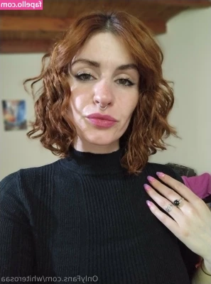 whiterosaa - Me levante un tanto juguetona  tu quieres acompañarme  I got up a