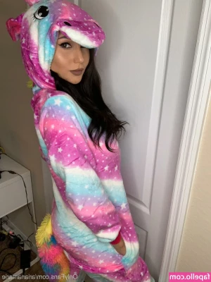 arianamarie - can you even believe this is body paint   I have SOOO much content