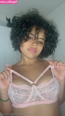 deliciussscurly - I've still got more professional "I'm about to sit on your face"
