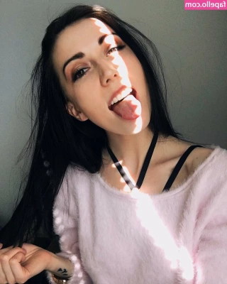 rainingbliss - A sadistic pleasurable tongue  a big mouth with thick lips for a
