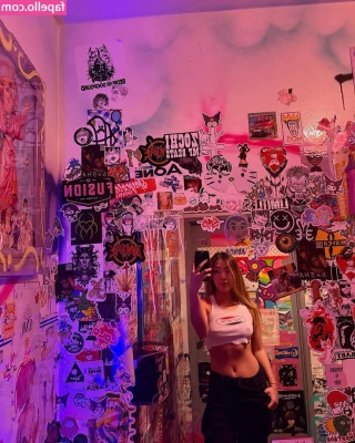 Simona Shao [ simona-shao ] - Just a sexy taste of what I just send y all in your DMs today    