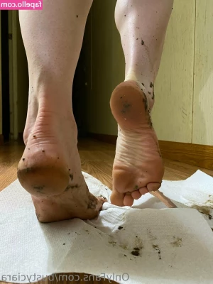 BustyCiara - Start with slapping my dick against your lips till you feel it grow