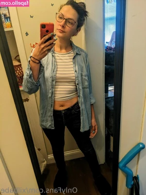 xilbabe - It’s cumming. Sperm Swallower aka 40 Swallows - get ready to stroke