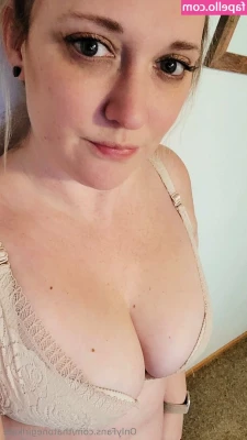 thatonegirlkate - Towel drop      wanna   Stay Sexy and Wet