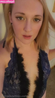thatonegirlkate - Chi vuole una sega da questi magnifici piedi