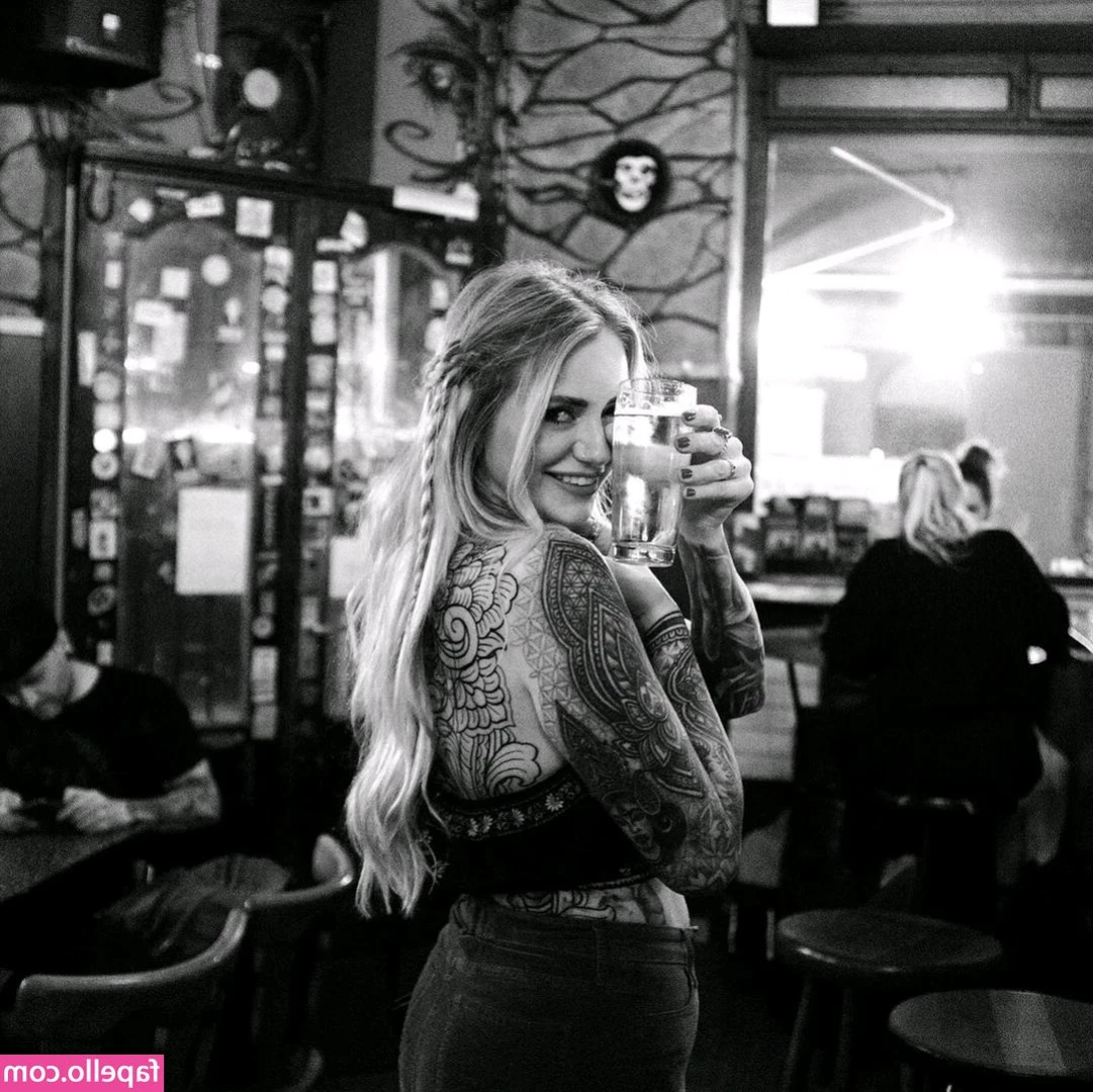 Sinead Bales [ sinead-bales ] - Undress me with your eyes