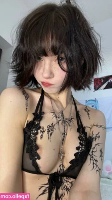 YourSmallDoll - picture from the last photoset!