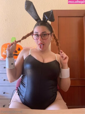 jennigonzlez5 - Vieni a vedere i miei piedini tutti bagnati