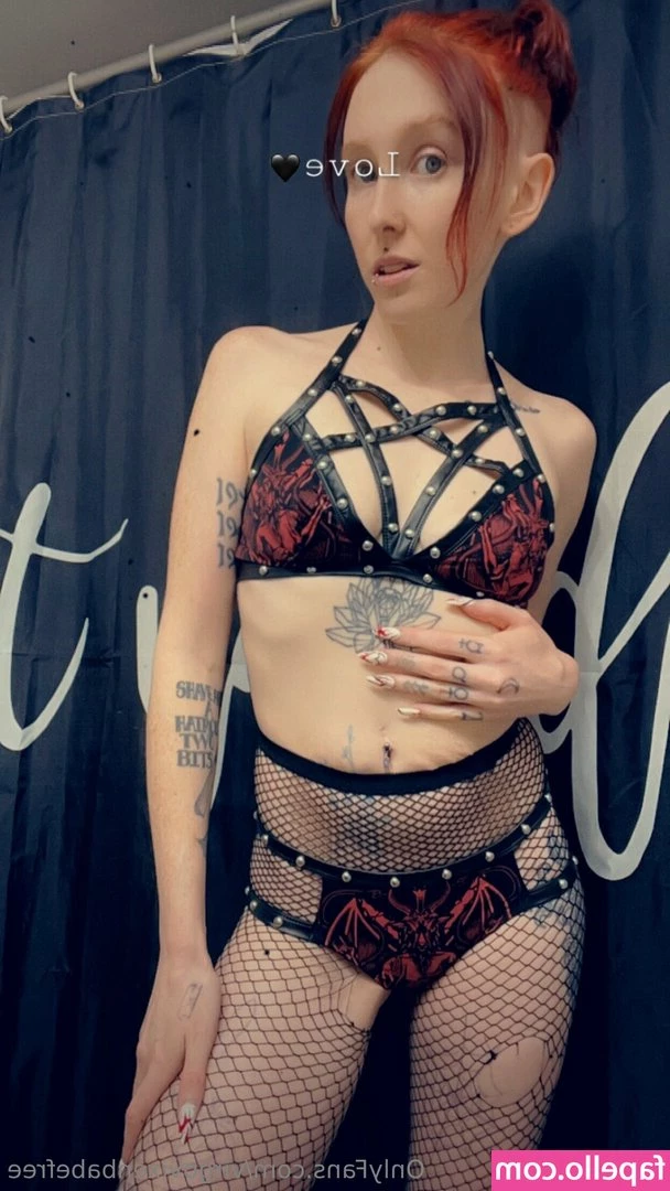 virgovixenbabefree - Dm me if you’re down to cover me in cum 😌😈💦