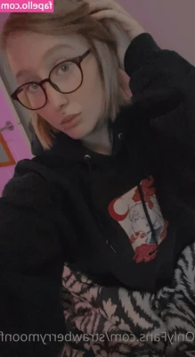 virgovixenbabefree - Chi mi da un po'di bacini?🥺  Ovunque però 👉👈