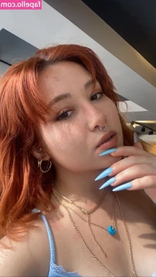 Melisa Guler [ melisa-guler ] - Rubbing my nipples turns me on