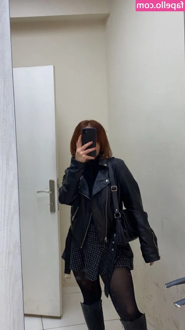 Melisa Guler [ melisa-guler ] - I love leaning back and letting my girldick breathe😫☺️