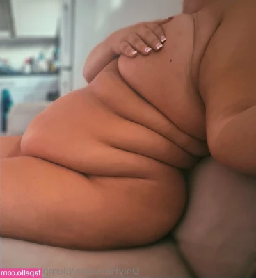 plumpbarbie97 - Open wide .. your mouth is good for one thing only ..