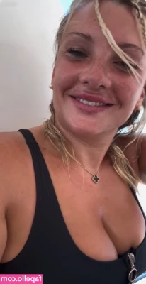 Evelyn Burdecki [ evelyn-burdecki ] - I can’t read or reply to any DM’s here. Anyone else having this