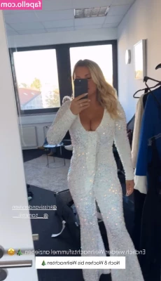 Evelyn Burdecki [ evelyn-burdecki ] - FOLLOW FOR FREE   AND SEE HOW THIS CUTIE DESTROYED HER TIGHT PUSSY