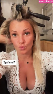 Evelyn Burdecki [ evelyn-burdecki ] - Good afternoon you beautiful bunch Come and say hello  What would you