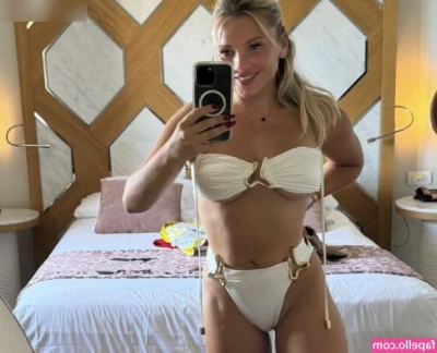 Evelyn Burdecki [ evelyn-burdecki ] - Basta pensar em um cuzinho e o pau sobe  Quem quer leitinho quente no