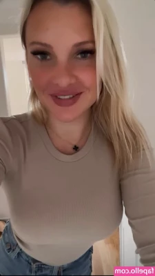 Evelyn Burdecki [ evelyn-burdecki ] - It was supposed to be an artistic   sexy video where my mate and I