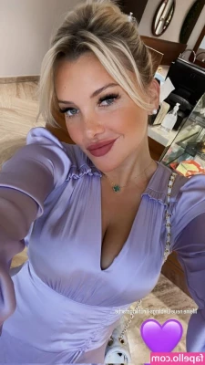 Evelyn Burdecki [ evelyn-burdecki ] - Text her  alexaskinnyy   she s online right now   Lick me all over 