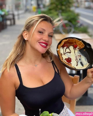 Evelyn Burdecki [ evelyn-burdecki ] - Creampie for La Sirena 😍  💞 @lasirena69 💞