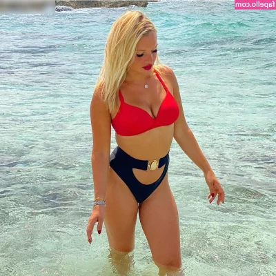 Evelyn Burdecki [ evelyn-burdecki ] - Wow, another sexy month gone by, just like that?!  I work and