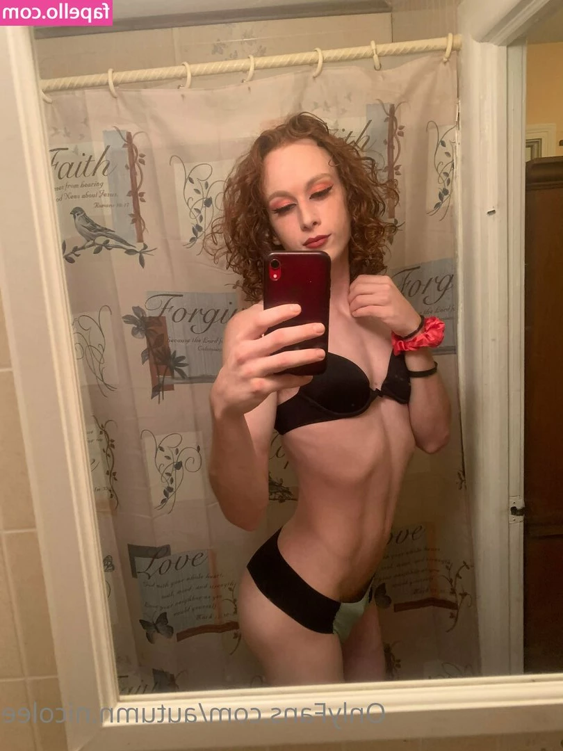autumnnicolee - Stocking feet tease