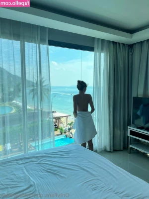 mialarelles - Do you like the view? 💕