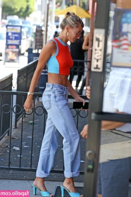 Hailey Bieber [ hailey-bieber ] - Touch it
