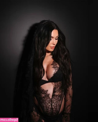 Megan Fox [ megan-fox ] - I got my hair done yesterday  the video is before and the pics are